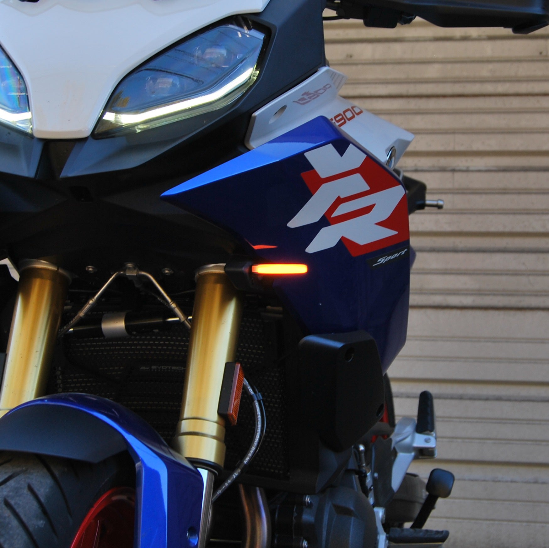 BMW F900XR Front Turn Signals (2025-Present)