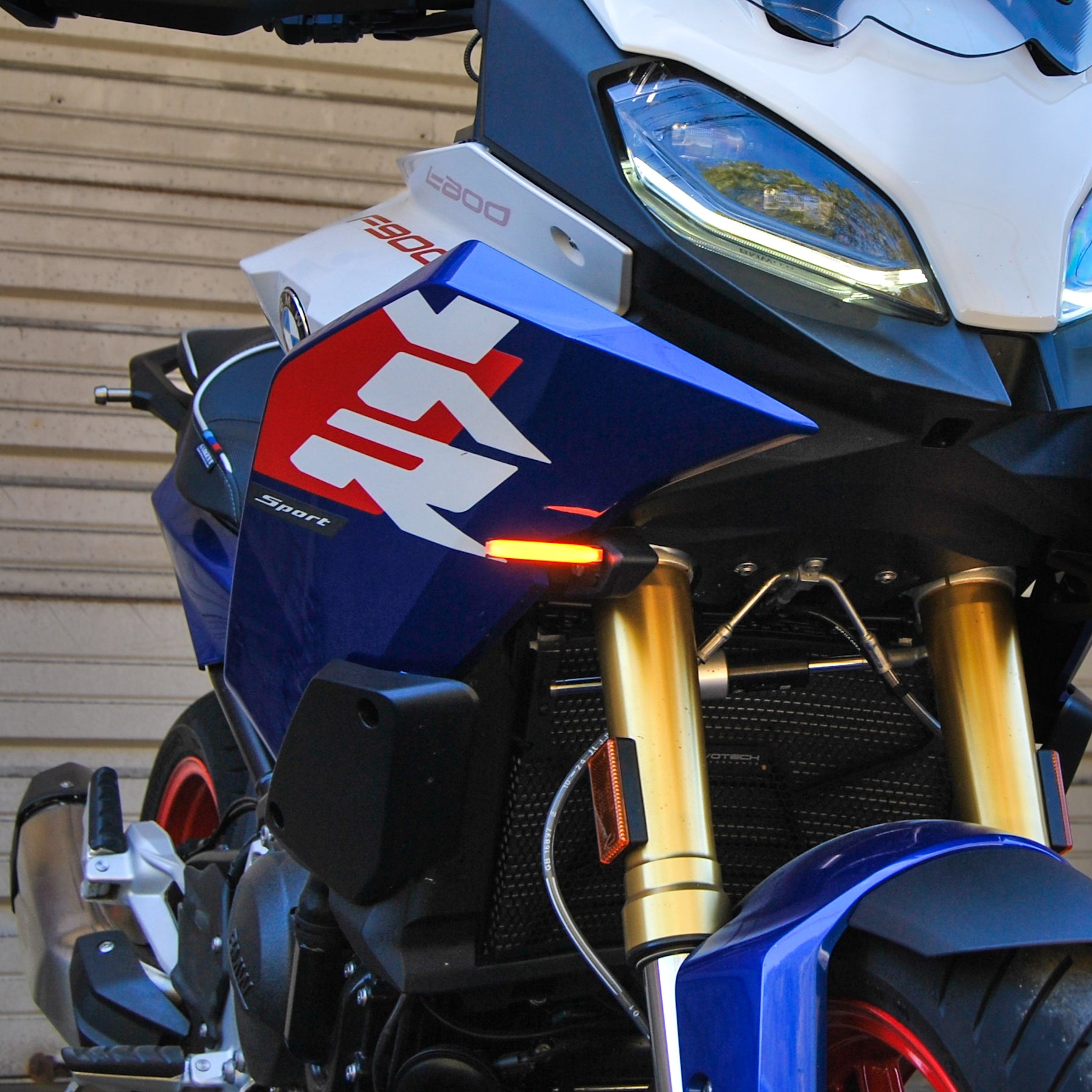 BMW F900XR Front Turn Signals (2025-Present)