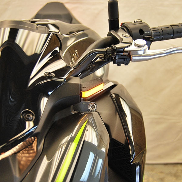 Kawasaki Z900 Front Turn Signals