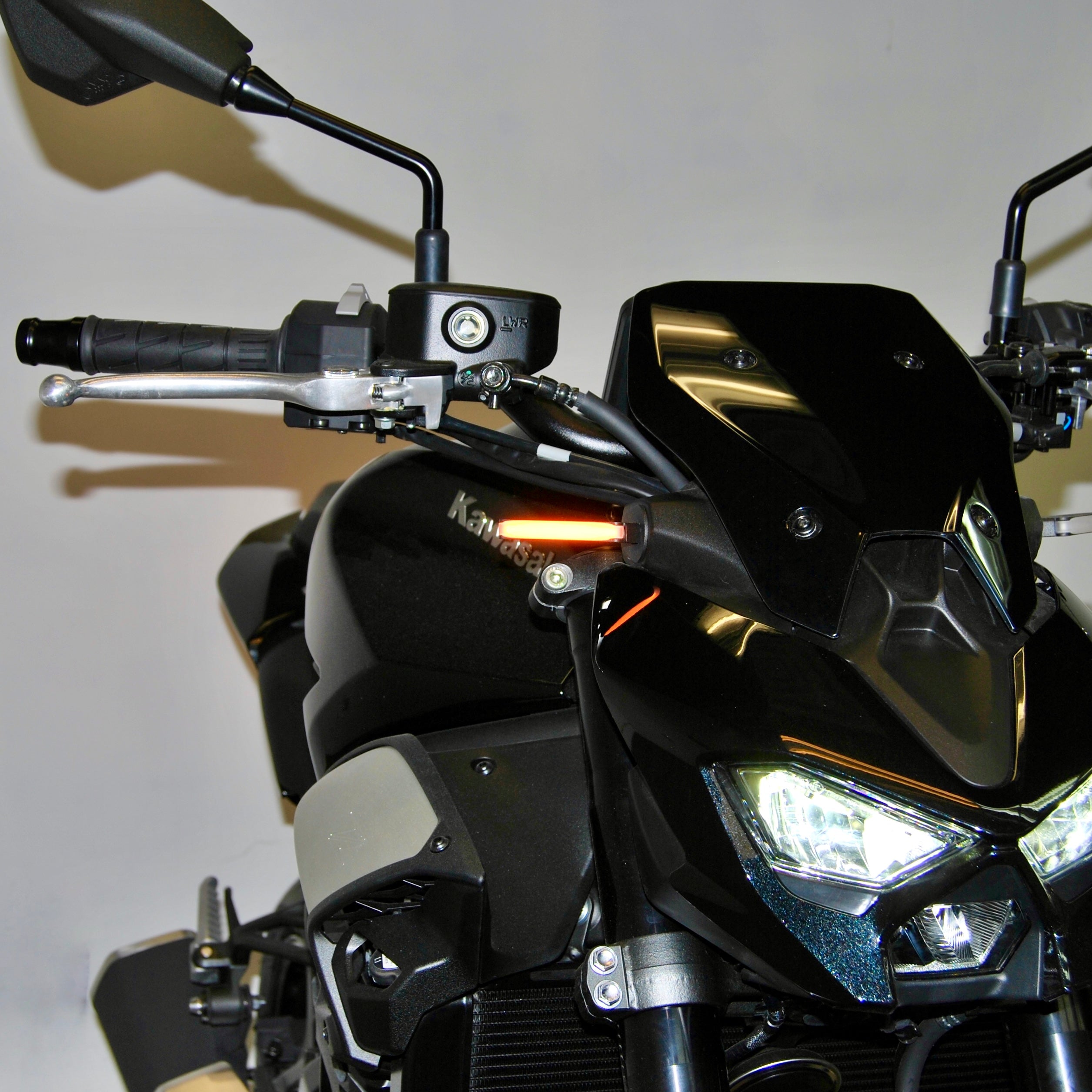 Kawasaki Z900 Front Turn Signals (2024-Present)