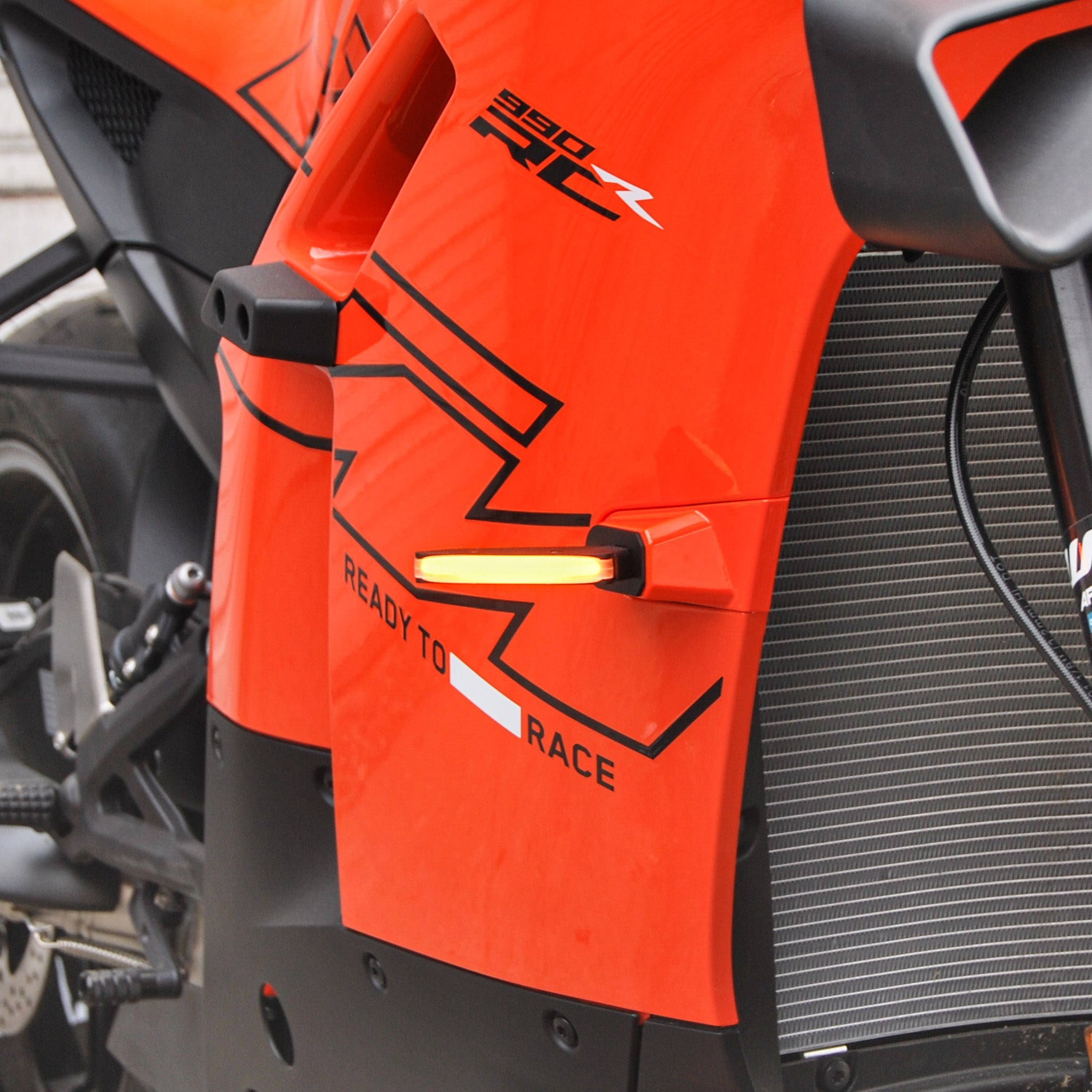 KTM990RCRFrontTurnSignals8.jpg
