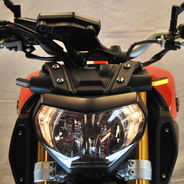 Poignées De Guidon Moto Yamaha MT-09 / Tracer (2014-2021) – Caoutchouc Antidérapant + Embouts Aluminium CNC – Couleur Bleu