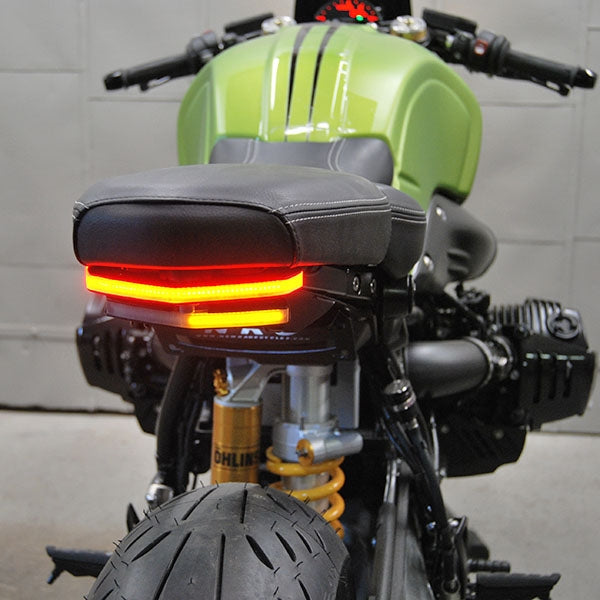 R nine deals t tail light