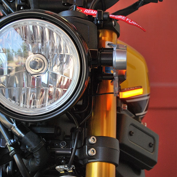 Yamaha XSR 900 Front Turn Signals